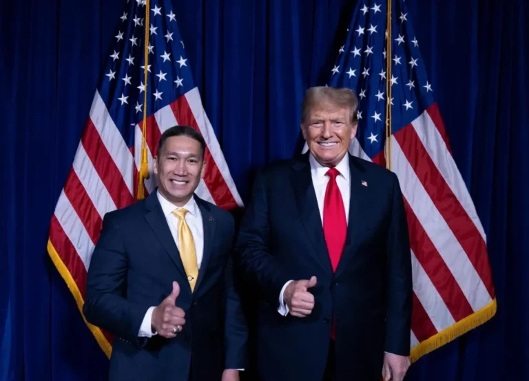 Người Việt kiều đầu tiên được bầu vào vị trí cao cấp trong chính phủ như một Thượng nghị sĩ Hoa Kỳ.