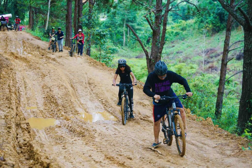 Mẹo du lịch một mình (Solo Travel): Làm sao để an toàn và tận hưởng trọn vẹn? bùn lầy