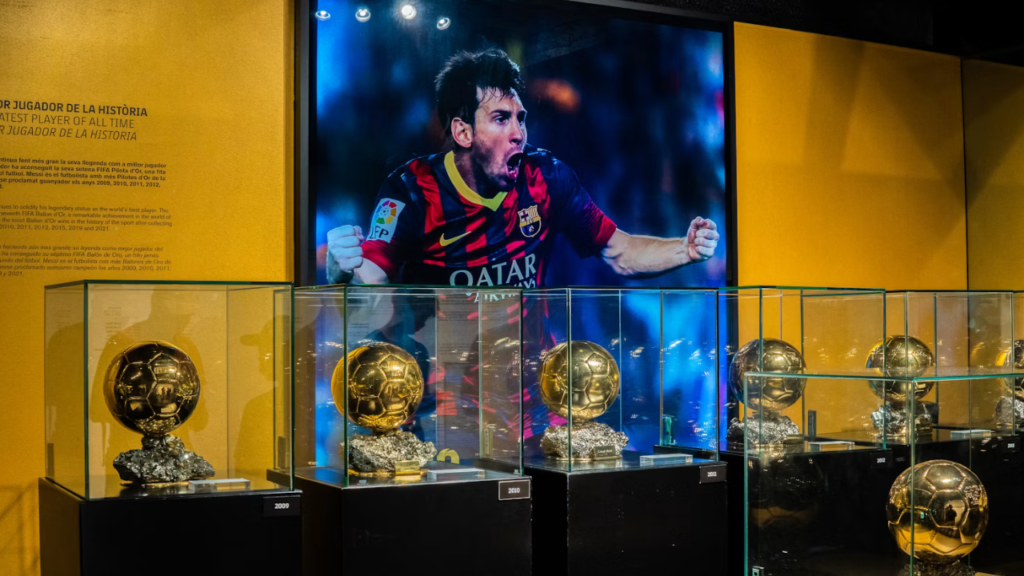 Từ những con phố Rosario đến ngôi vua bóng đá w trophies